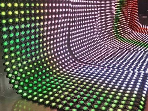 網格LED屏：透明數字標牌的現代解決方案